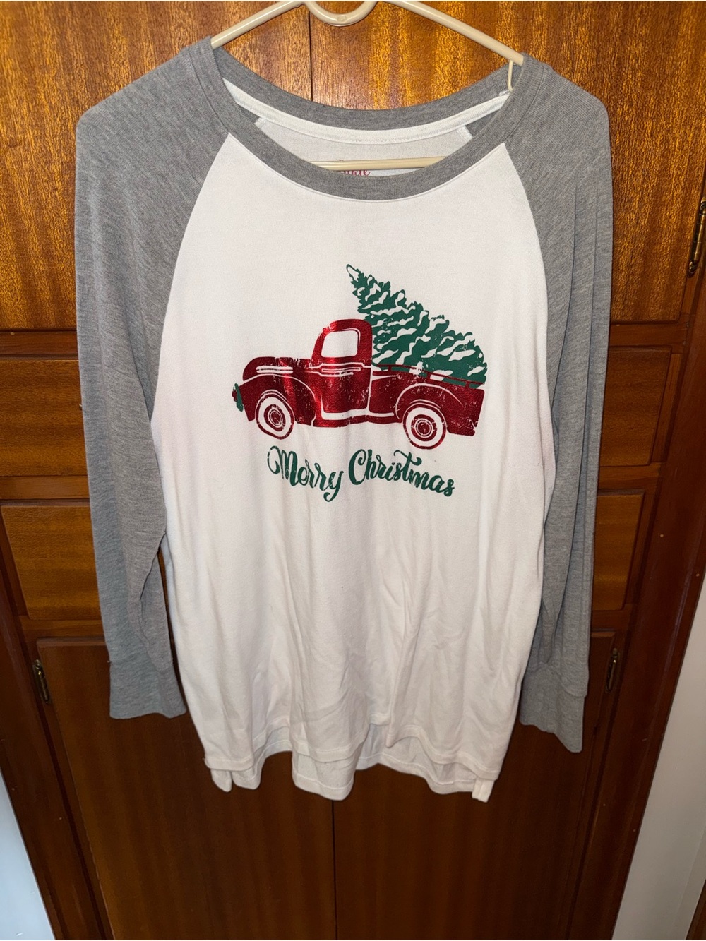 State of Mind White & Gray Merry Christmas Truck Long Sleeve Tee